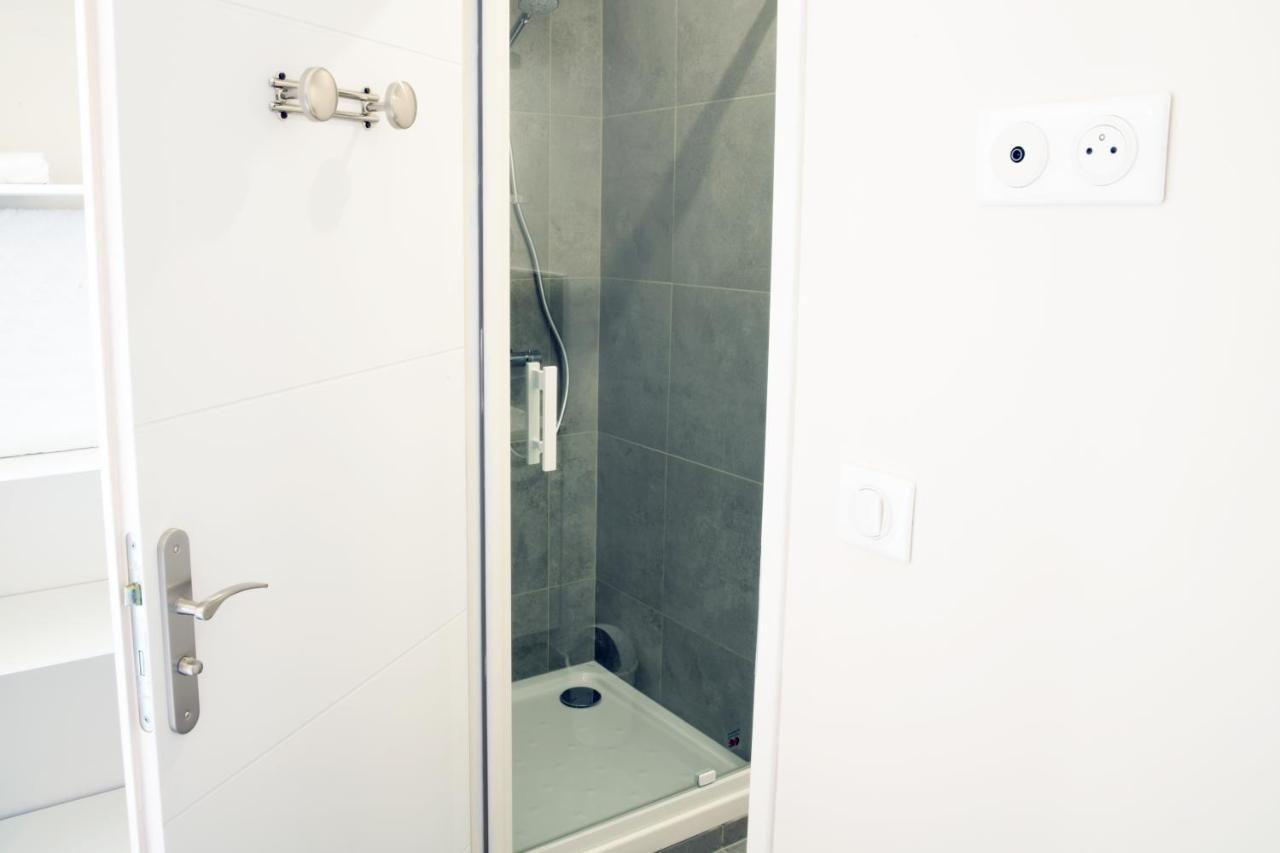 Appartamento T2 - 28M2 Avec Cour Et Stationnement, Wifi Et Linge Fournis Angoulême Esterno foto