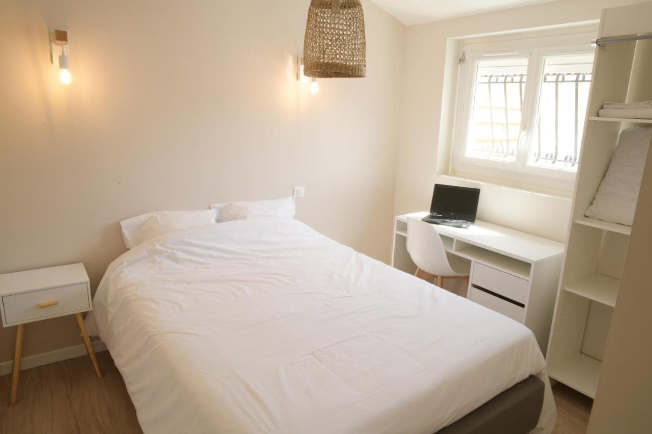 Appartamento T2 - 28M2 Avec Cour Et Stationnement, Wifi Et Linge Fournis Angoulême Esterno foto
