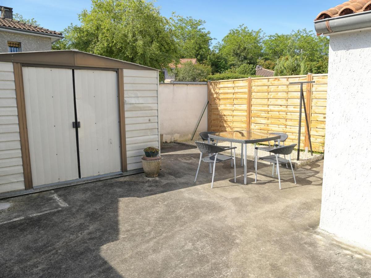 Appartamento T2 - 28M2 Avec Cour Et Stationnement, Wifi Et Linge Fournis Angoulême Esterno foto