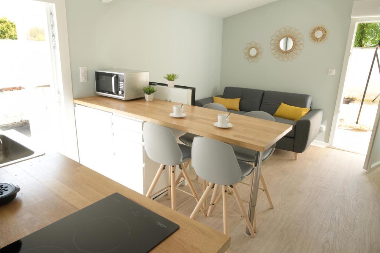 Appartamento T2 - 28M2 Avec Cour Et Stationnement, Wifi Et Linge Fournis Angoulême Esterno foto